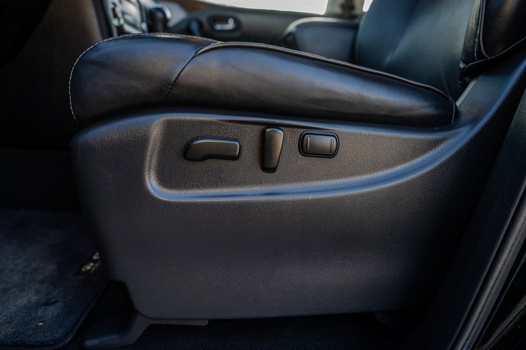 Used 2017 INFINITI QX80 2WD w/ Driver Assistance Package image 27