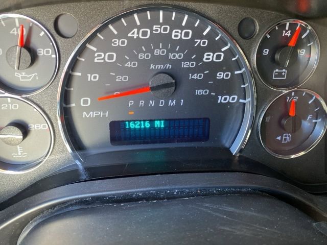 Used 2024 Chevrolet Express 2500 w/ Driver Convenience Package image 19