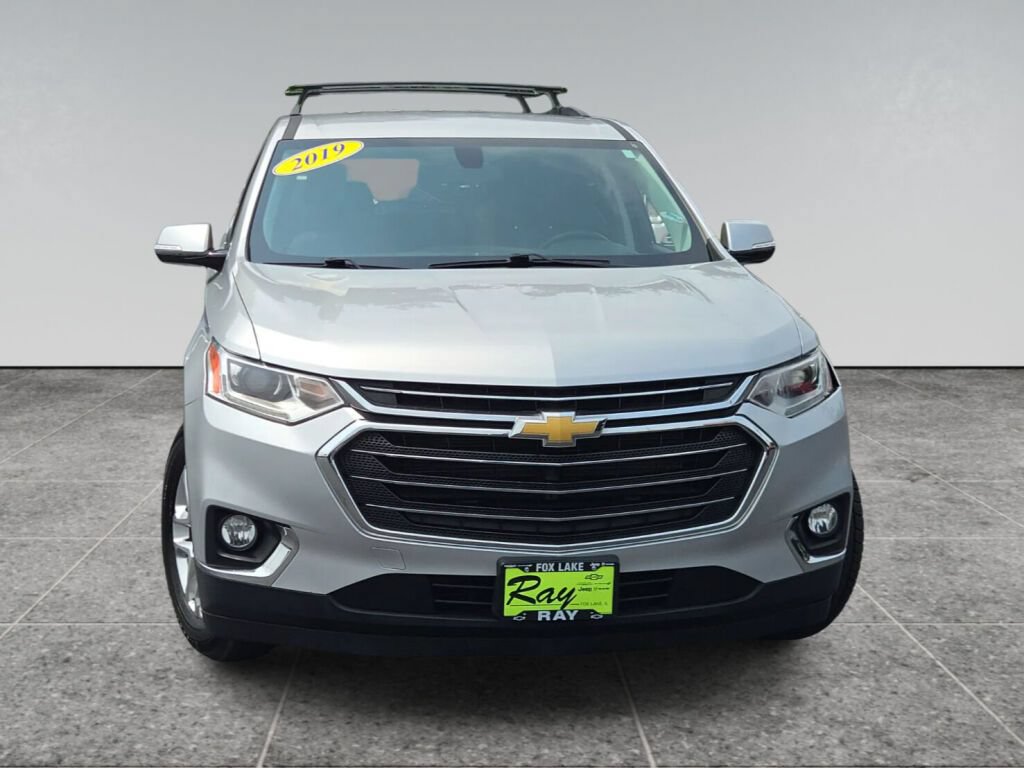 Used 2019 Chevrolet Traverse LT FWD image 2