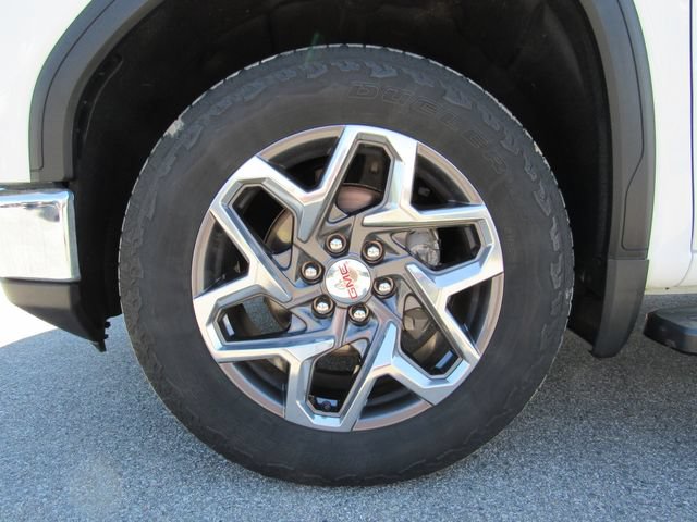 Used 2023 GMC Sierra 1500 SLT w/ SLT Premium Plus Package AWD/4WD image 9