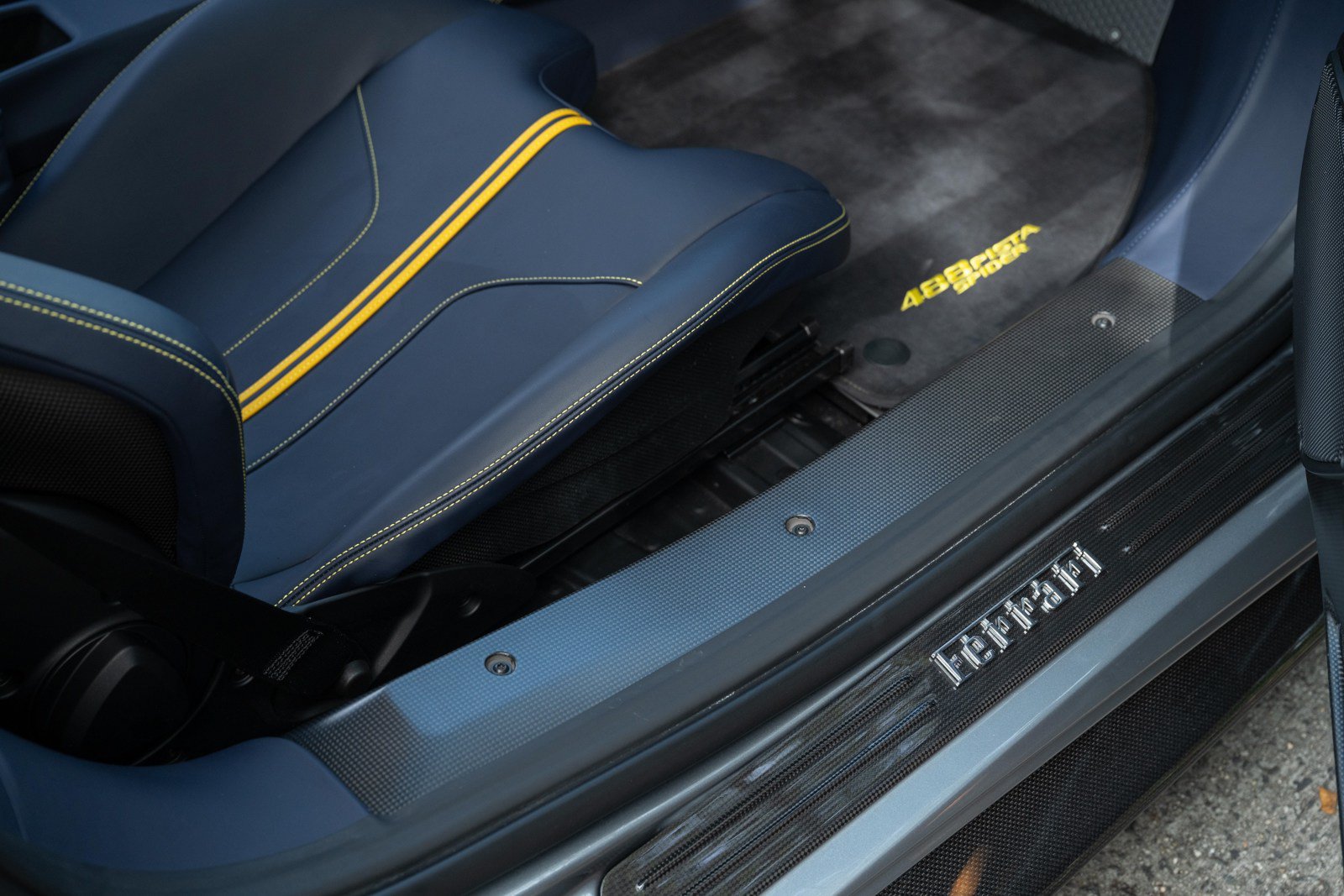 Used 2020 Ferrari 488 Pista Spider RWD image 64