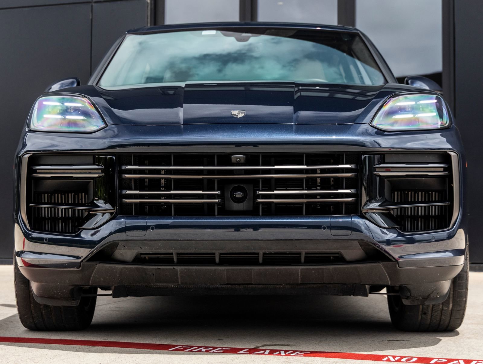 Used 2025 Porsche Cayenne Turbo AWD/4WD image 8