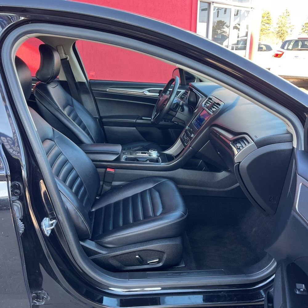 Used 2019 Ford Fusion SEL FWD image 6