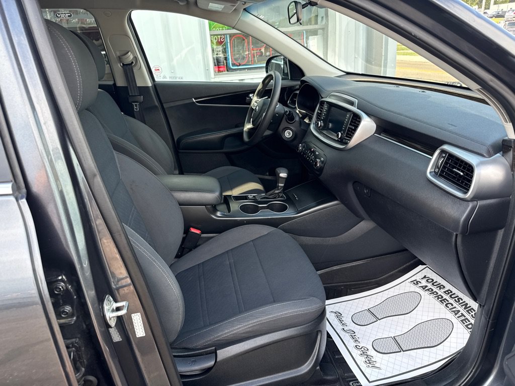 Used 2020 Kia Sorento LX AWD/4WD image 18