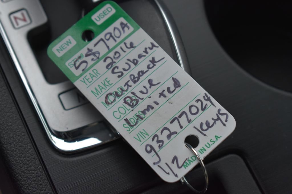 Used 2016 Subaru Outback 3.6R Limited image 32