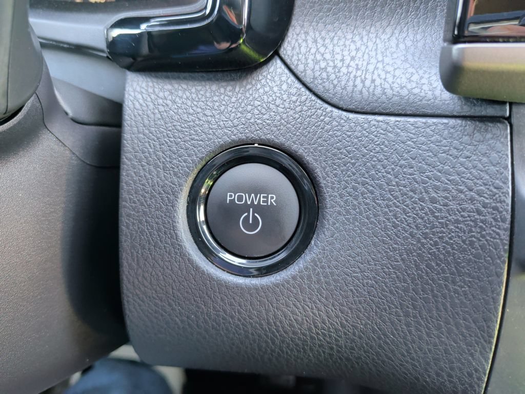Used 2025 Toyota Camry SE w/ Convenience Package FWD image 23