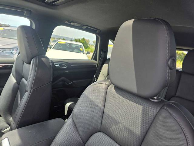 Used 2014 Porsche Cayenne S image 26