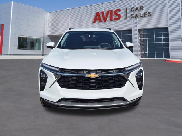 Used 2026 Chevrolet Trax LT FWD image 2