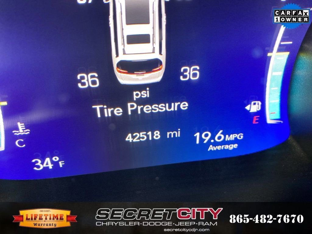 Used 2024 Chrysler Pacifica Touring-L image 19