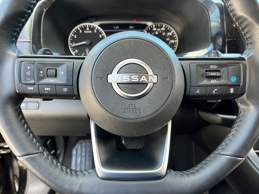 Used 2024 Nissan Pathfinder SL AWD/4WD image 14