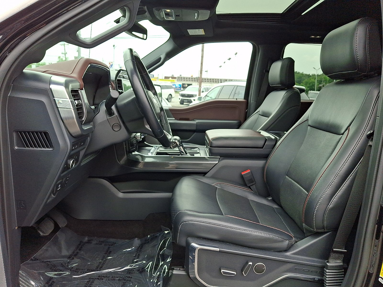 Used 2022 Ford F150 Lariat w/ Equipment Group 502A High AWD/4WD image 13