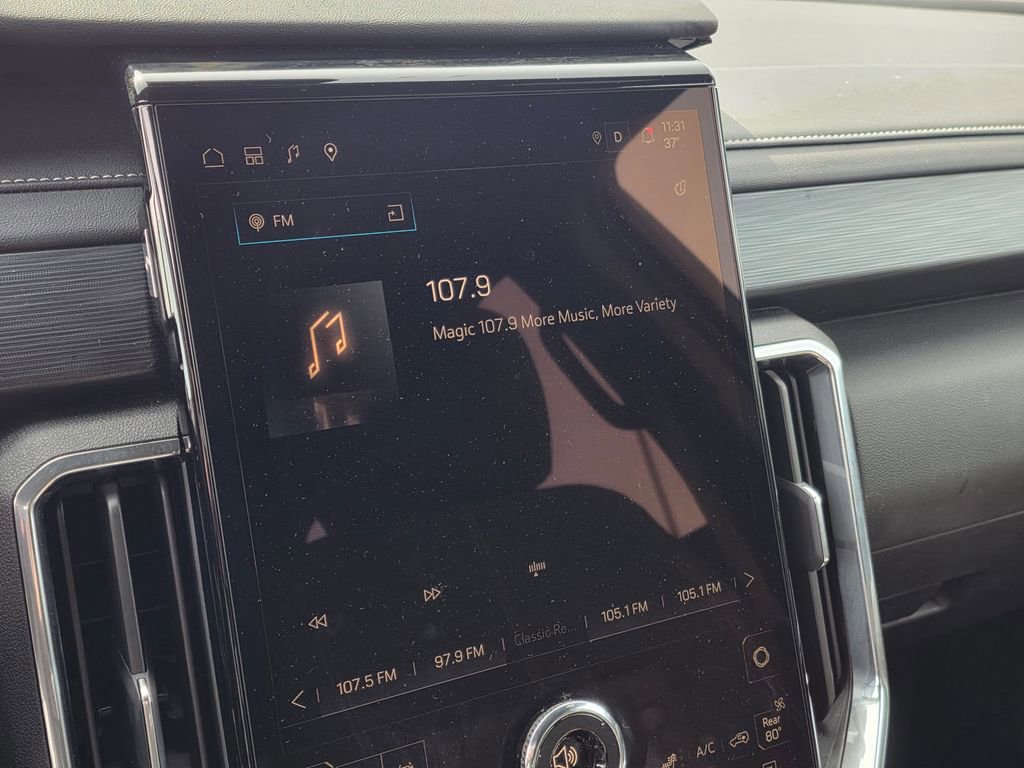 Used 2025 GMC Acadia Elevation image 16