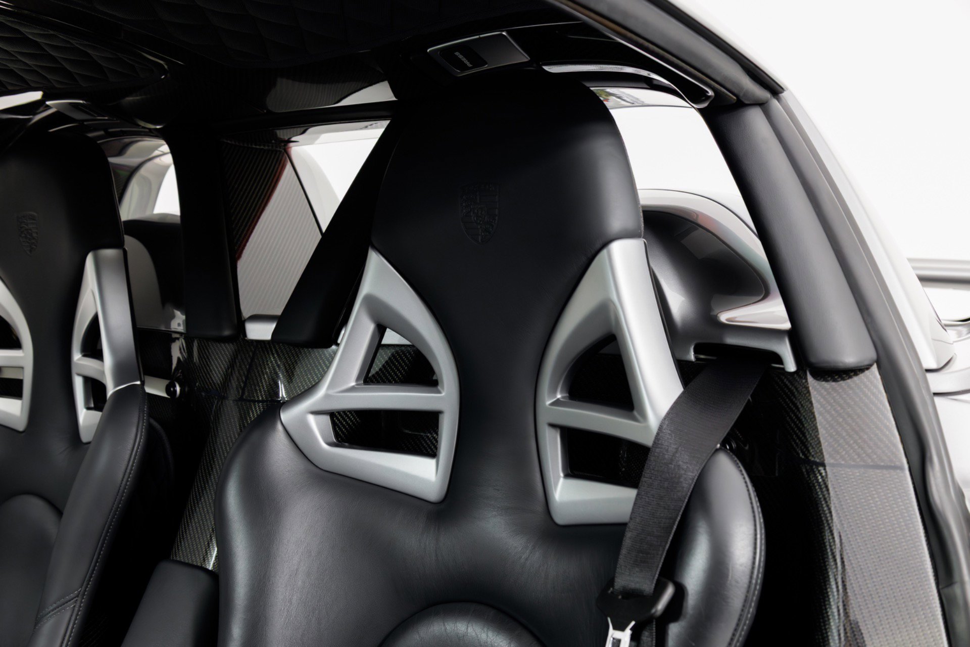 Used 2004 Porsche Carrera GT RWD image 18