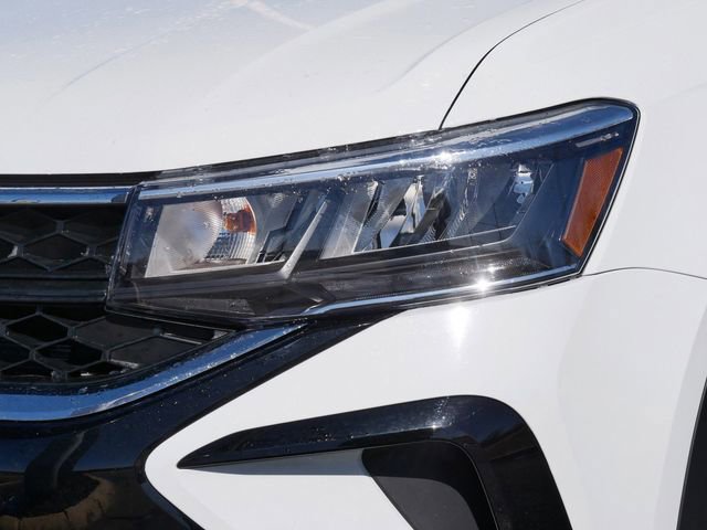 Certified 2023 Volkswagen Taos SE w/ Panoramic Sunroof Package image 10