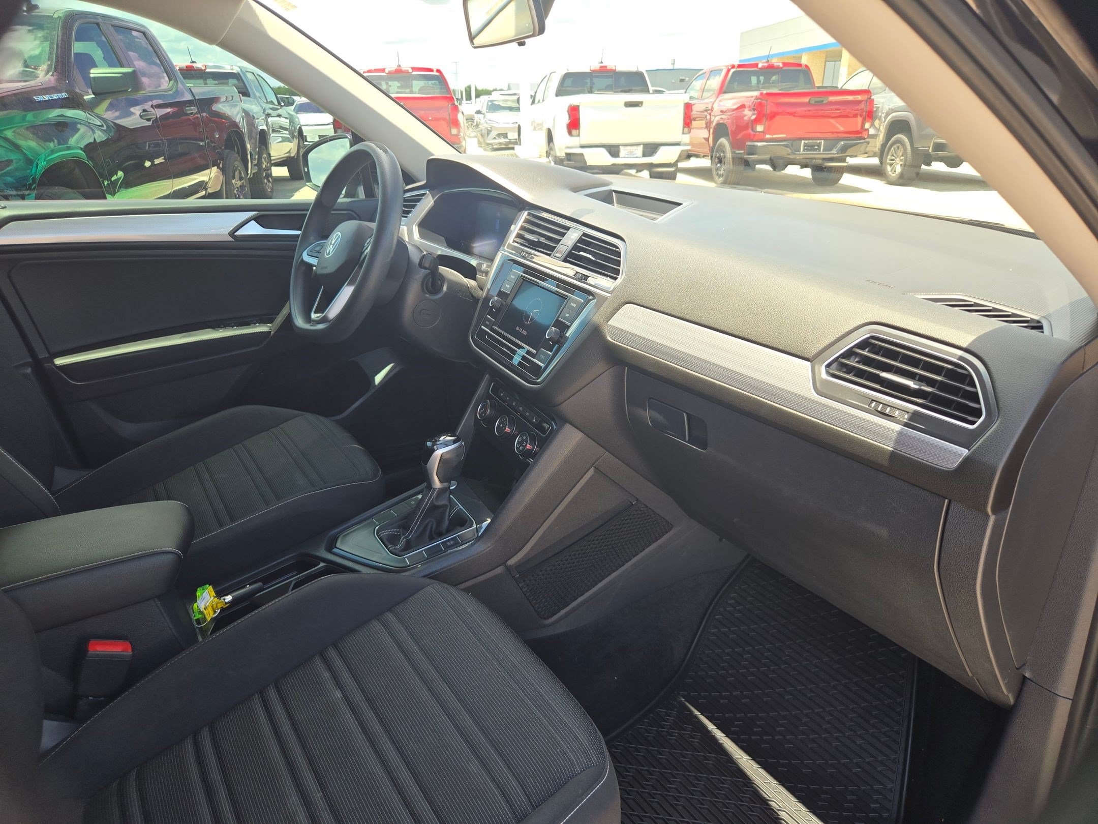 Used 2022 Volkswagen Tiguan S FWD image 25
