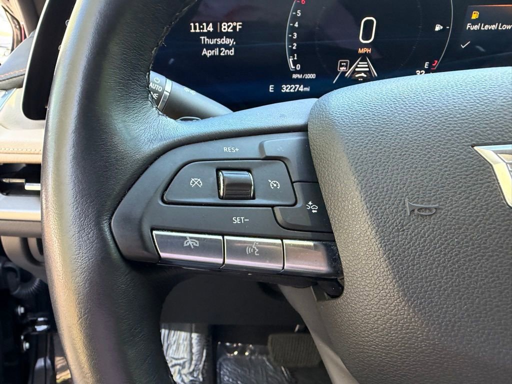 Used 2025 Cadillac XT4 Premium Luxury image 21