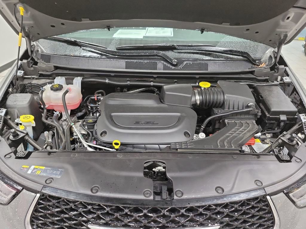 Used 2025 Chrysler Pacifica Limited image 39