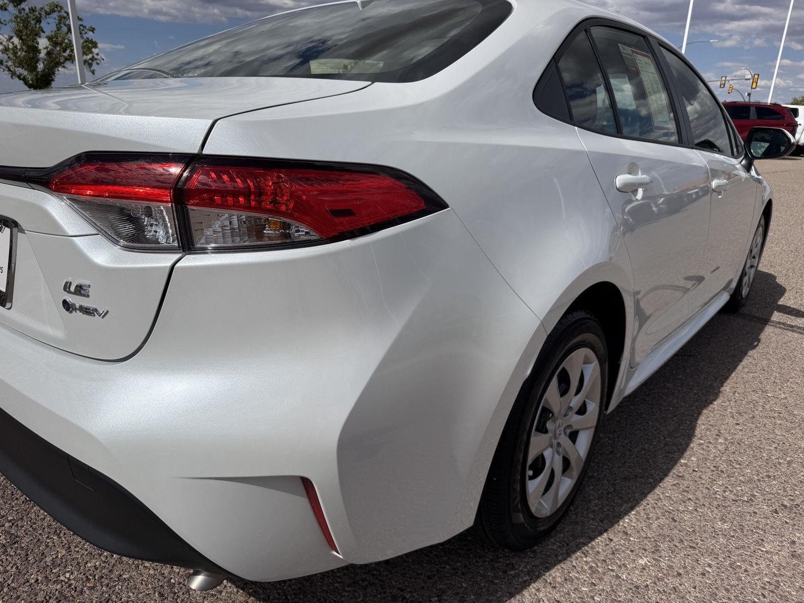 Used 2025 Toyota Corolla LE FWD image 13