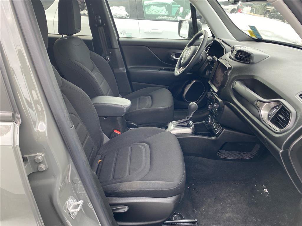 Used 2022 Jeep Renegade Latitude w/ Convenience Group AWD/4WD image 17