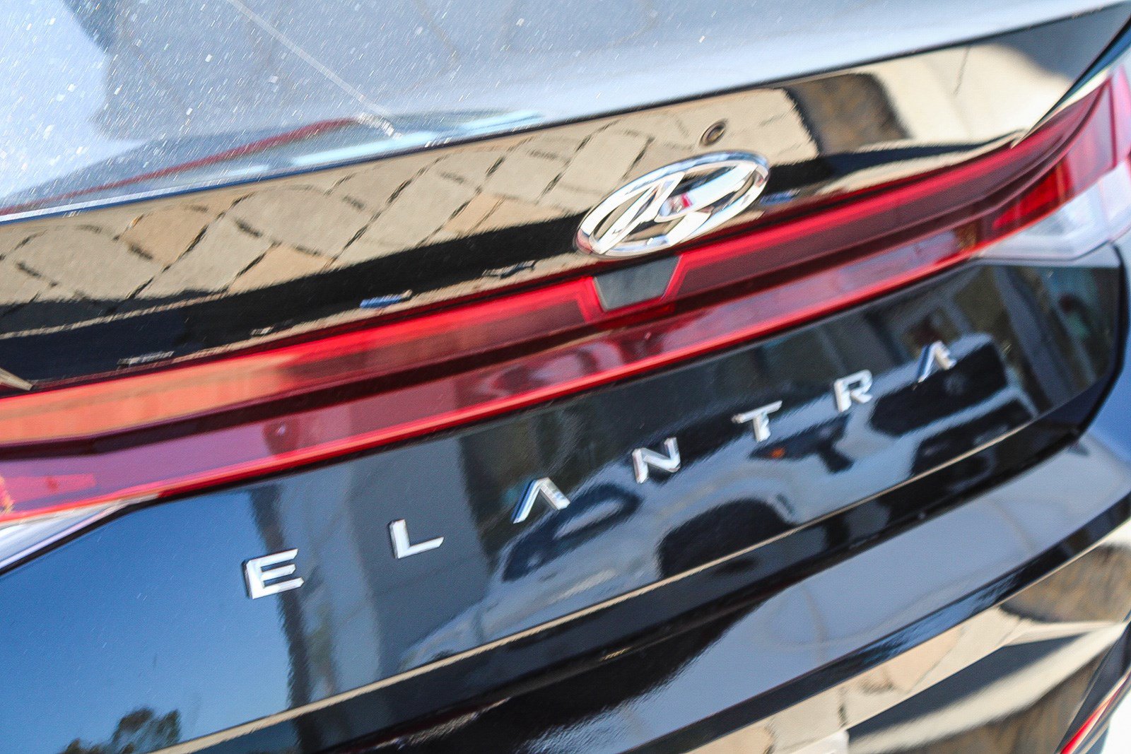 Used 2023 Hyundai Elantra SE FWD image 11