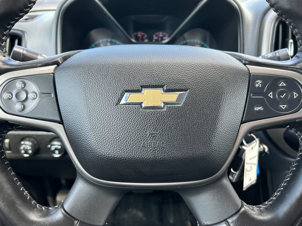 Used 2017 Chevrolet Colorado Z71 w/ Z71 Midnight Edition AWD/4WD image 12