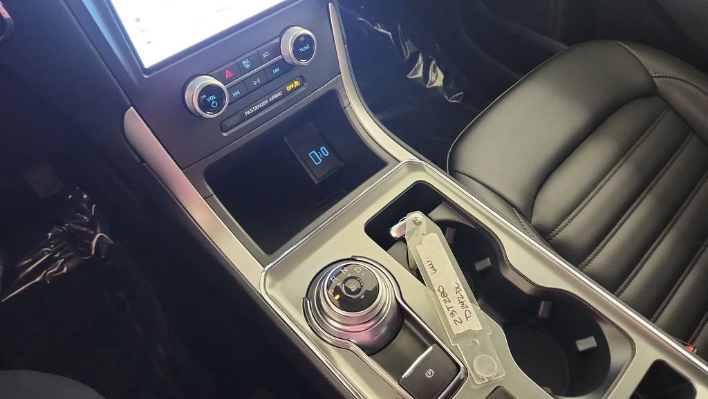 Used 2022 Ford Edge SEL image 25