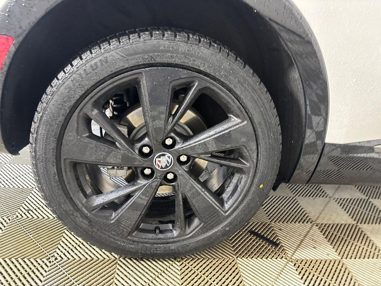 Used 2023 Buick Envision Essence w/ Sport Touring Package AWD/4WD image 25