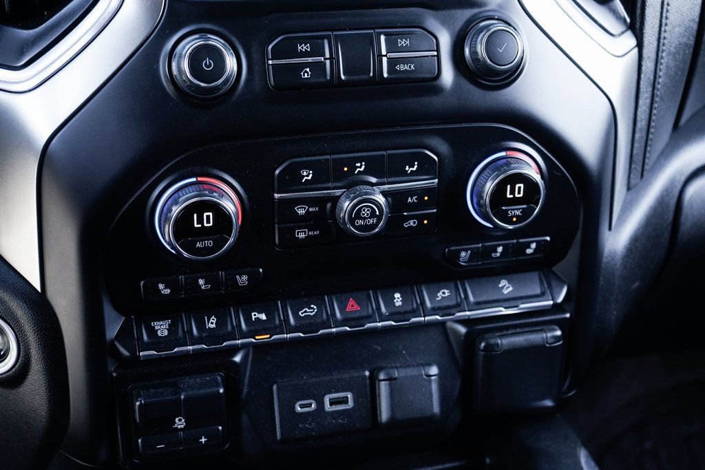 Used 2020 Chevrolet Silverado 2500 LTZ image 34