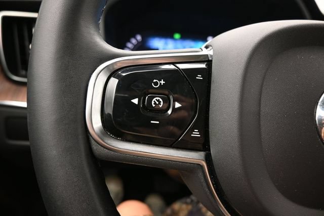 Used 2024 Volvo XC60 B5 Ultimate w/ Climate Package AWD/4WD image 27