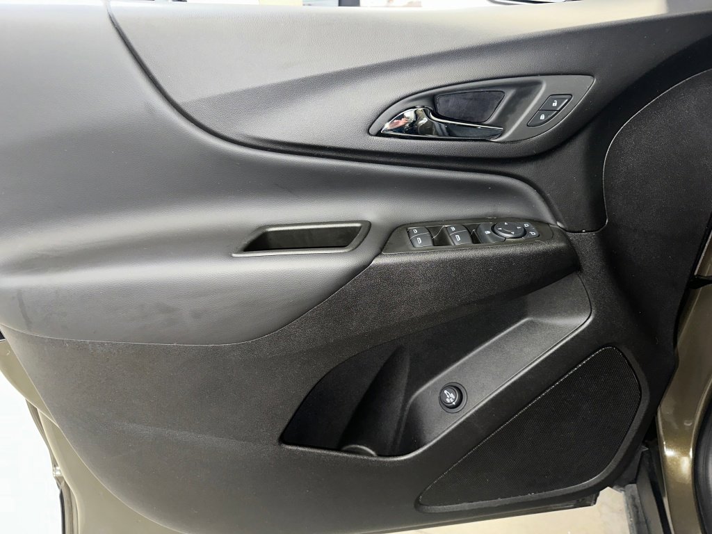 Certified 2024 Chevrolet Equinox LT w/ LPO, Floor Liner Package image 4