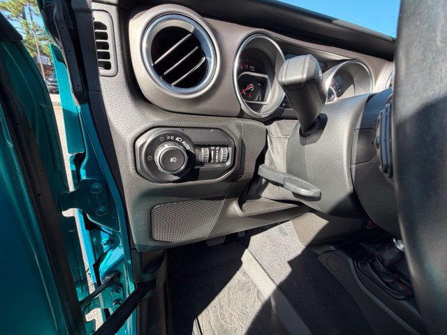Used 2019 Jeep Wrangler Unlimited Rubicon AWD/4WD image 12