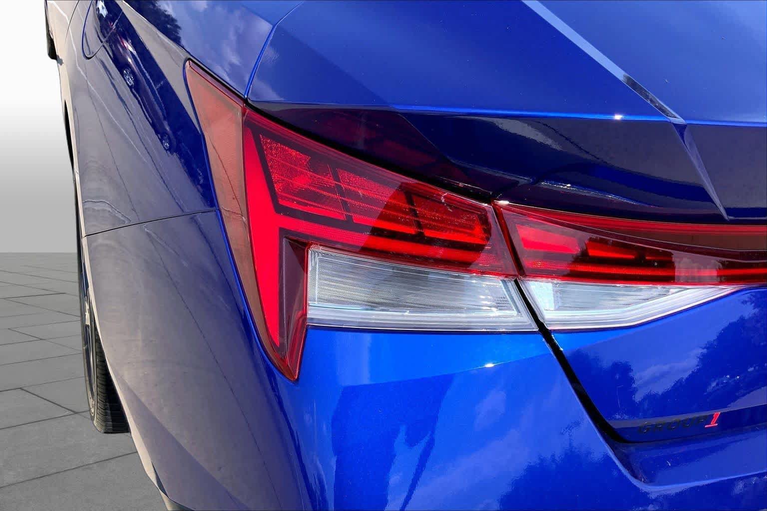 Used 2025 Hyundai Elantra SEL FWD image 27