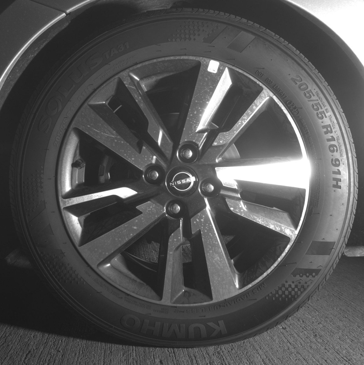 Used 2025 Nissan Versa SV image 9