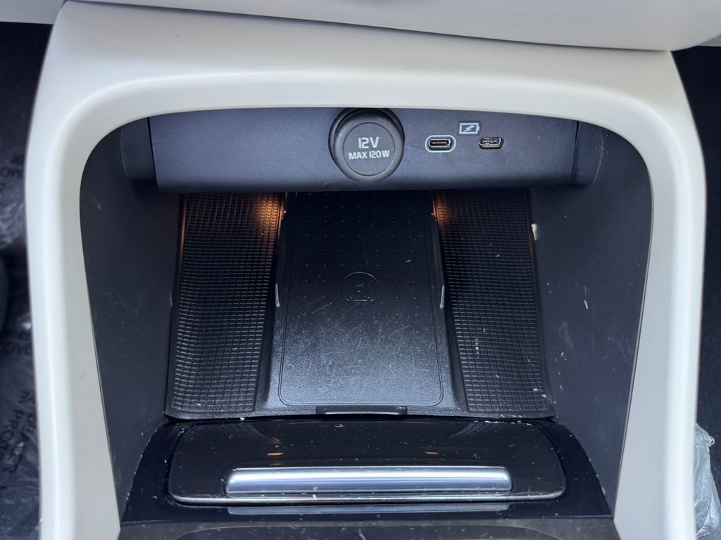 Certified 2023 Volvo XC40 B5 Plus w/ Climate Package AWD/4WD image 21