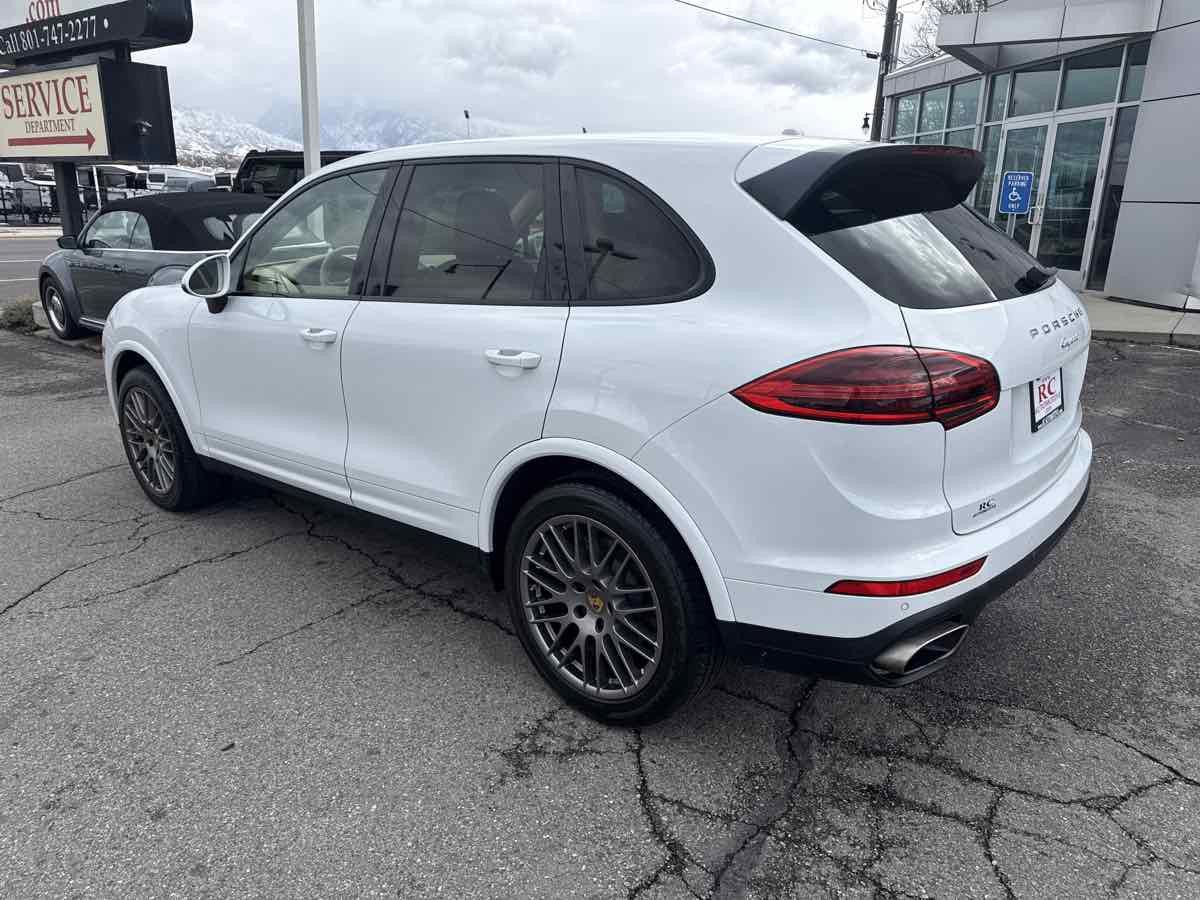 Used 2017 Porsche Cayenne image 8