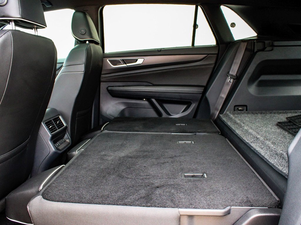 Used 2025 Volkswagen Atlas Cross Sport SEL Premium R-Line image 36