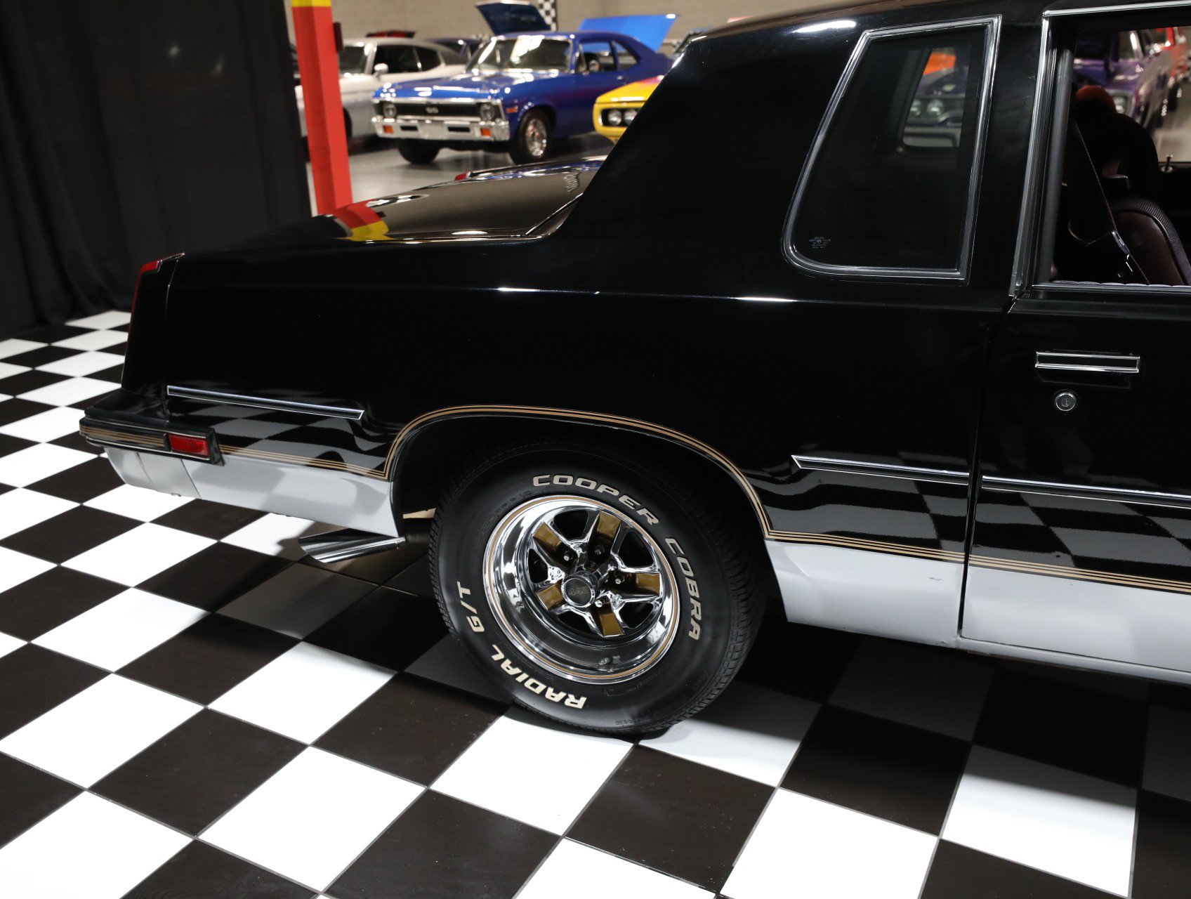 Used 1987 Oldsmobile Cutlass Supreme Salon RWD image 19