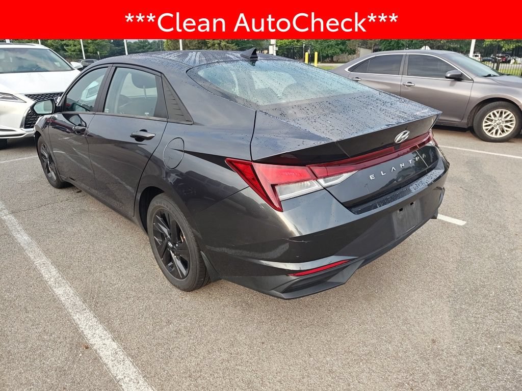 Used 2022 Hyundai Elantra SEL FWD image 4