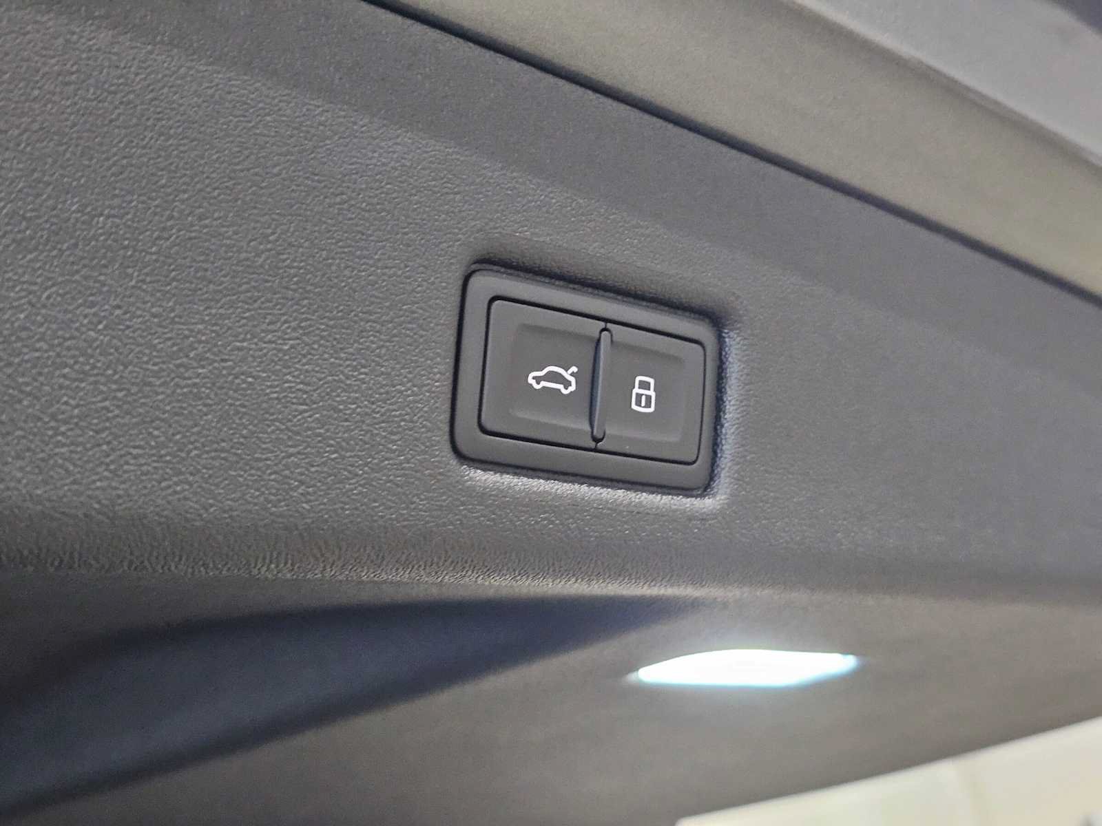 New 2026 Audi SQ5 Prestige AWD/4WD image 17