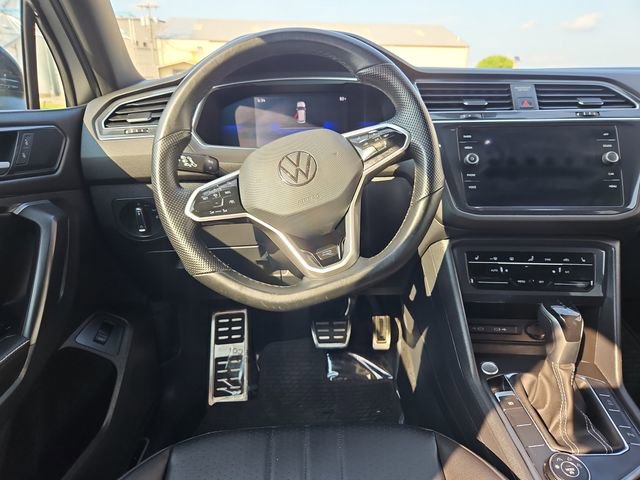 Used 2022 Volkswagen Tiguan SE R-Line image 43