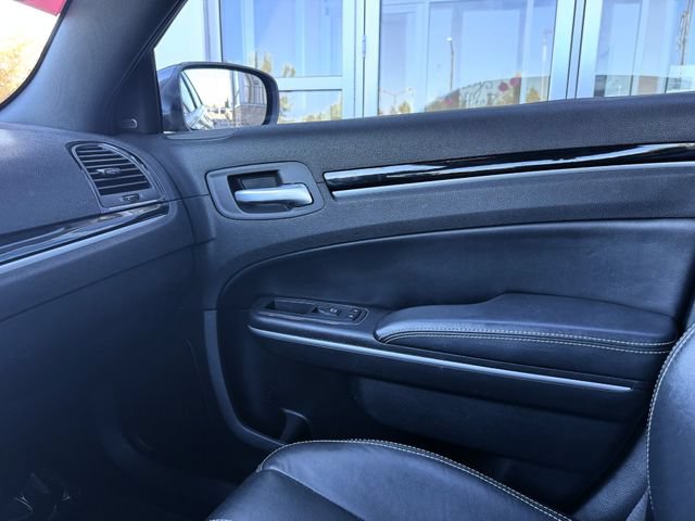 Used 2019 Chrysler 300 S AWD/4WD image 30