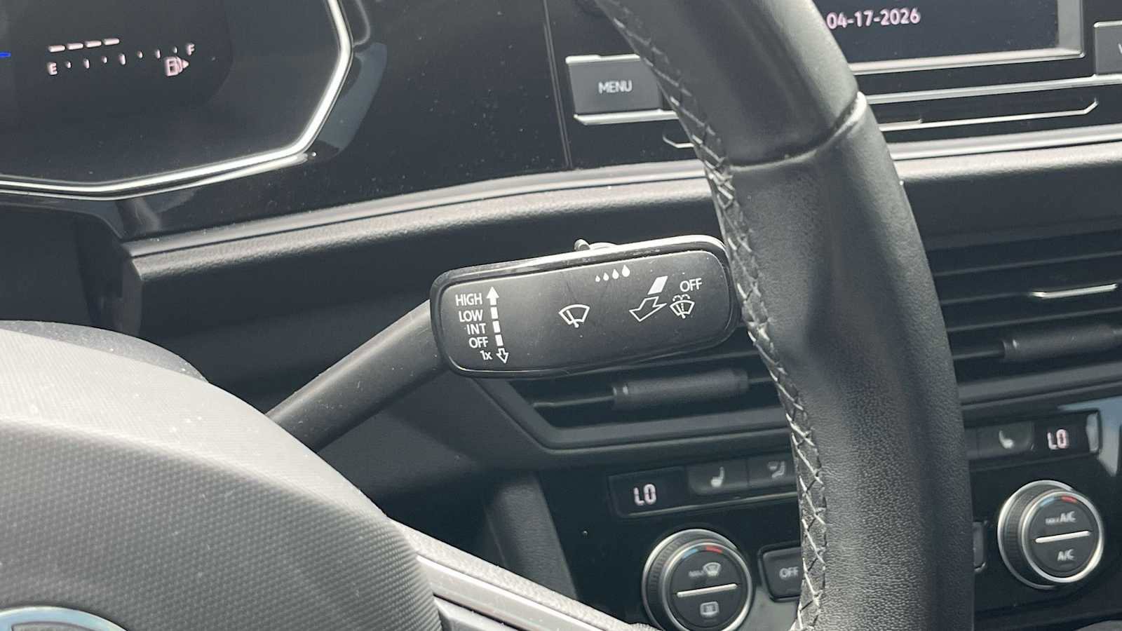 Used 2023 Volkswagen Jetta SE FWD image 40