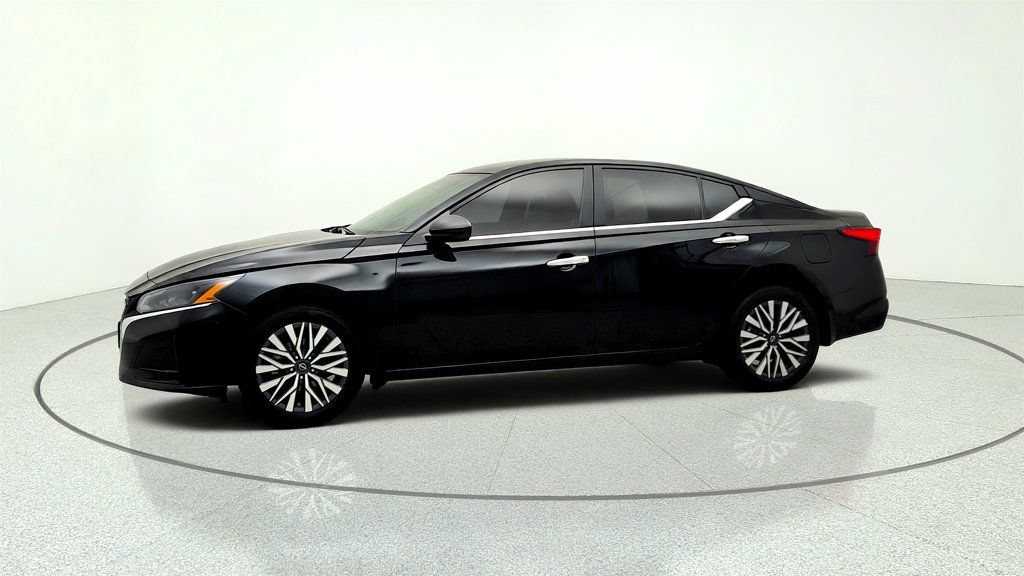Used 2024 Nissan Altima 2.5 SV AWD/4WD image 8