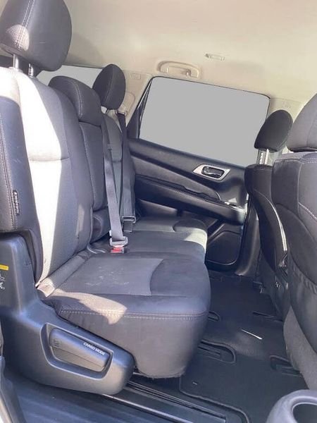 Used 2019 Nissan Pathfinder S image 31