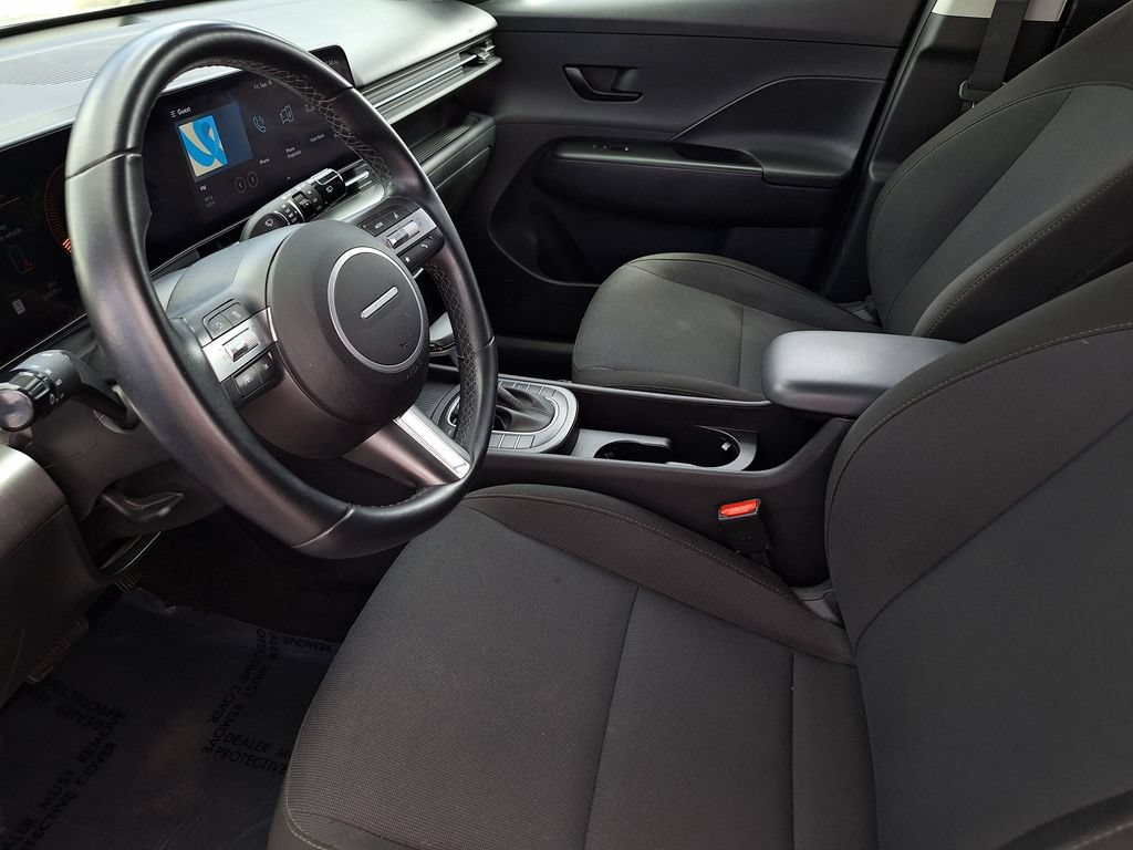 Certified 2025 Hyundai Kona SEL AWD/4WD image 10