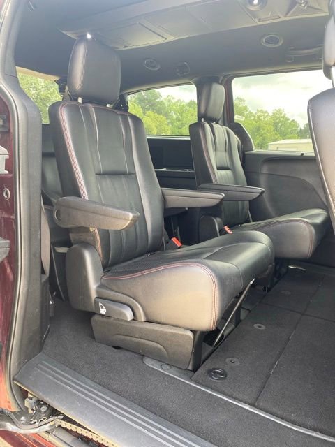 Used 2019 Dodge Grand Caravan GT FWD image 12
