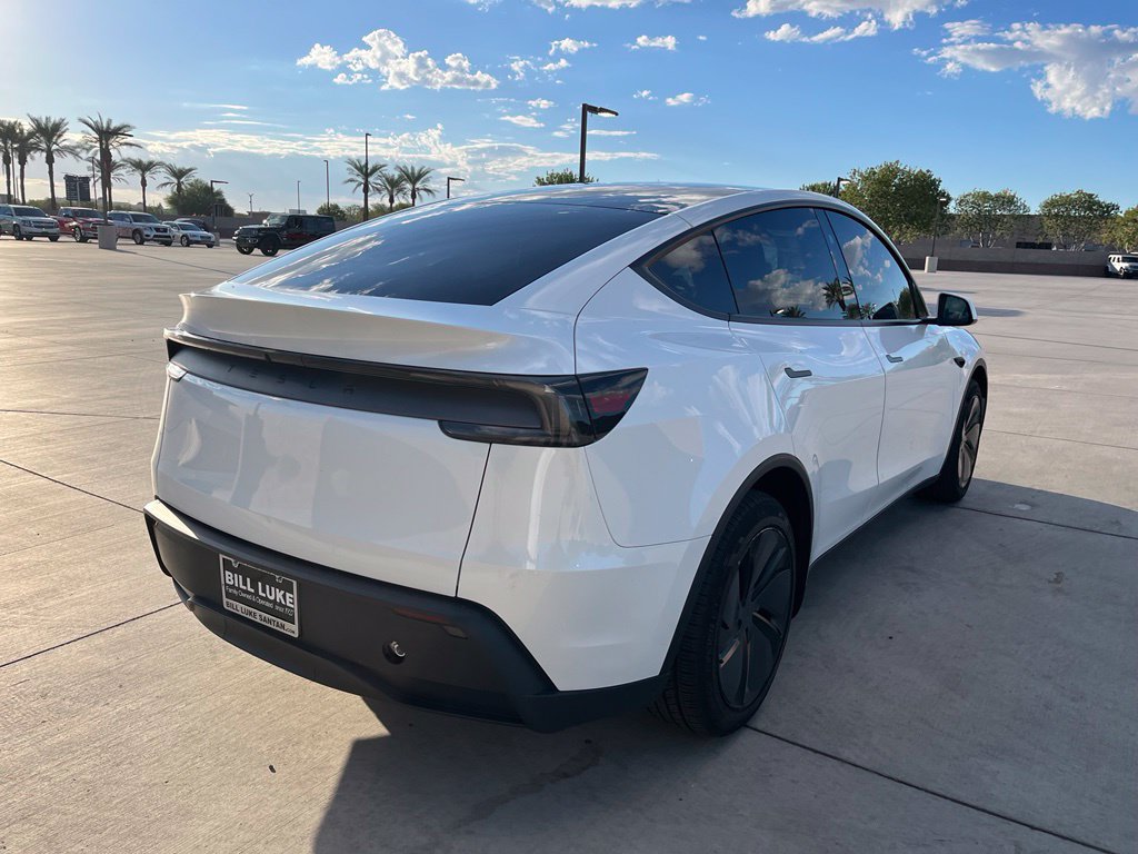 Used 2026 Tesla Model Y 2WD image 7