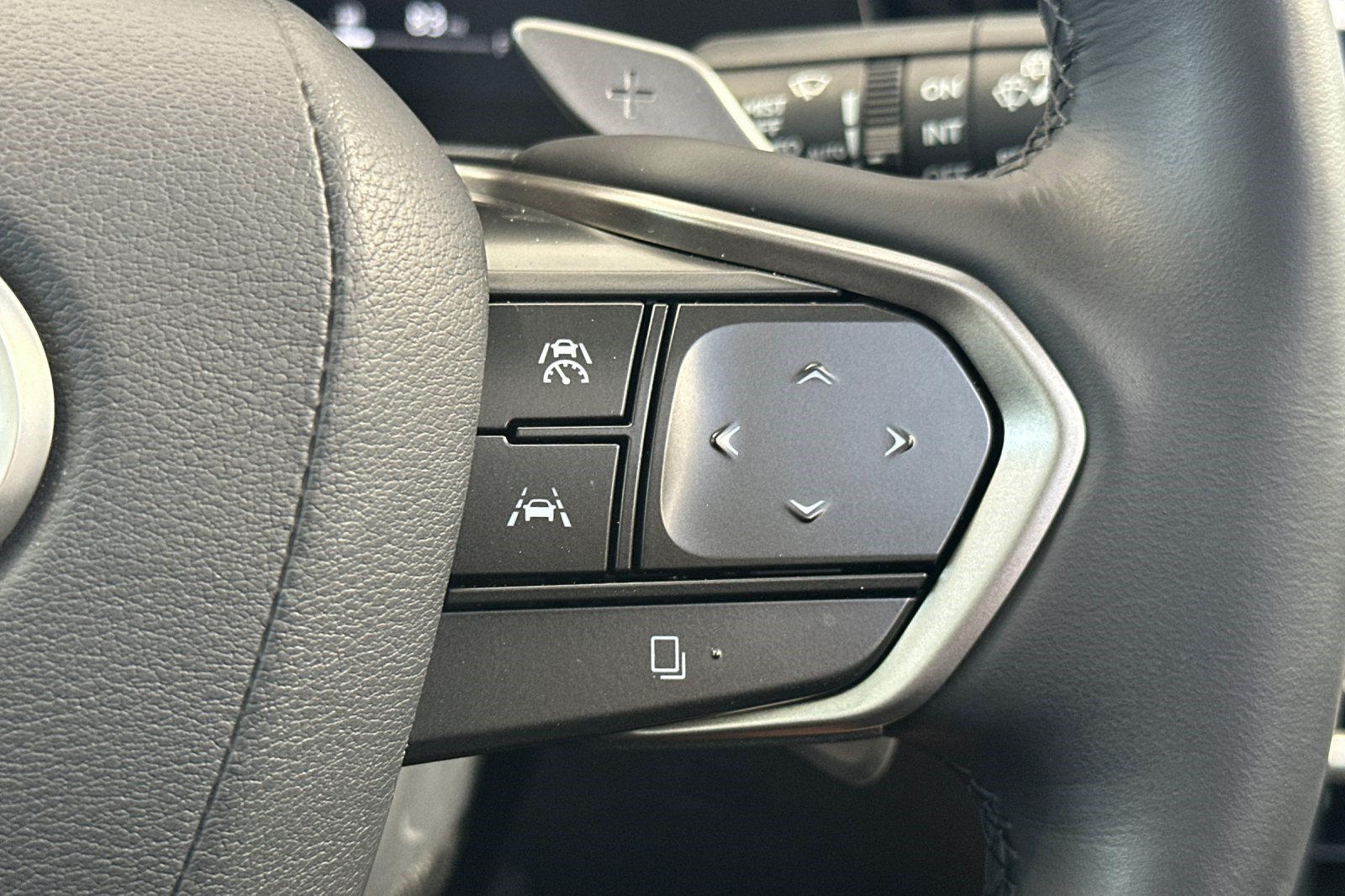 Certified 2025 Lexus RX 450h AWD w/ Luxury Package image 31