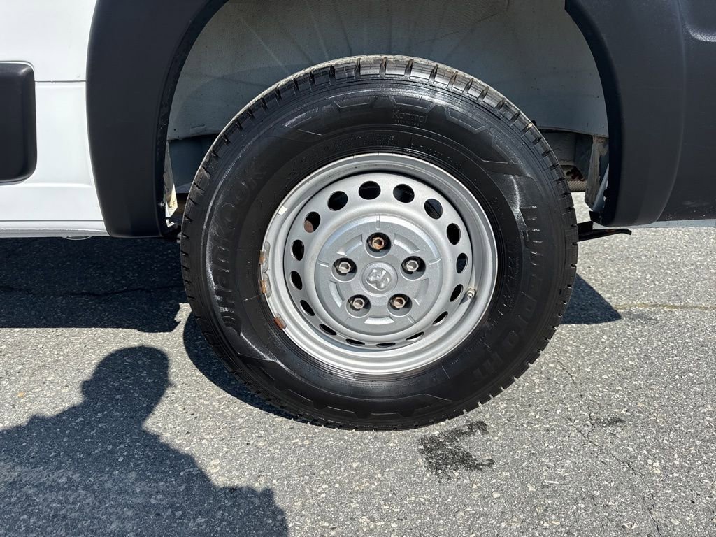 Used 2024 RAM ProMaster 2500 w/ Convenience Group image 27