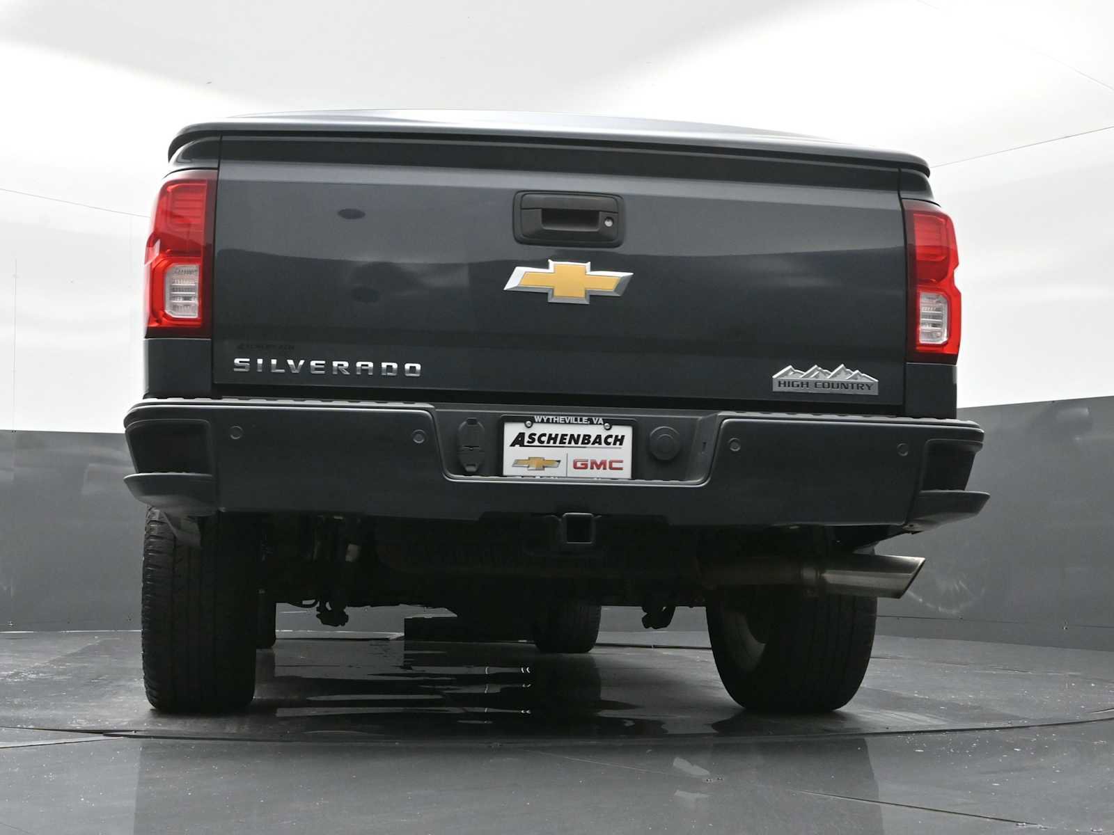 Used 2018 Chevrolet Silverado 1500 High Country image 29